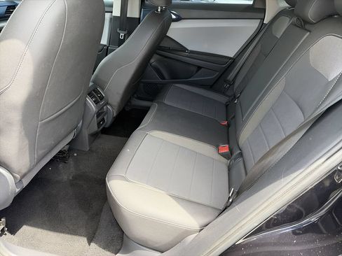 Used 2024 Volkswagen Taos SE w/ MDO Package FWD image 30