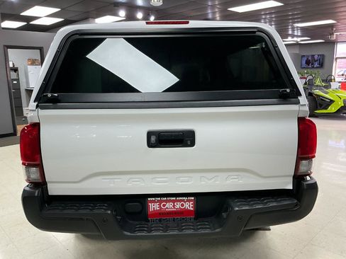 Used 2022 Toyota Tacoma SR image 10