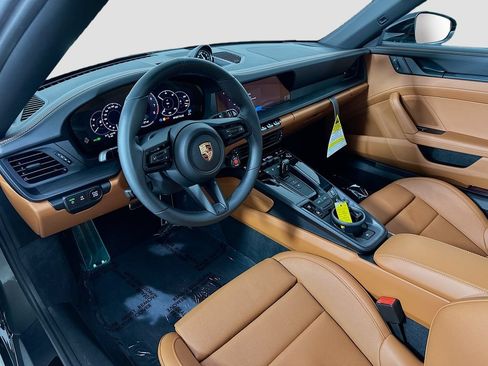 Certified 2026 Porsche 911 Targa 4 GTS AWD/4WD image 4