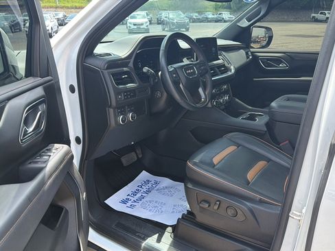 Used 2023 GMC Yukon XL AT4 AWD/4WD image 8