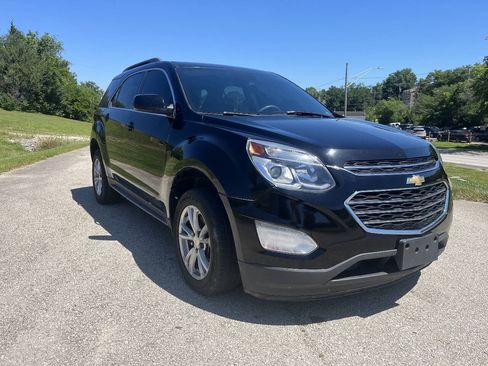 Used 2017 Chevrolet Equinox LT FWD image 3