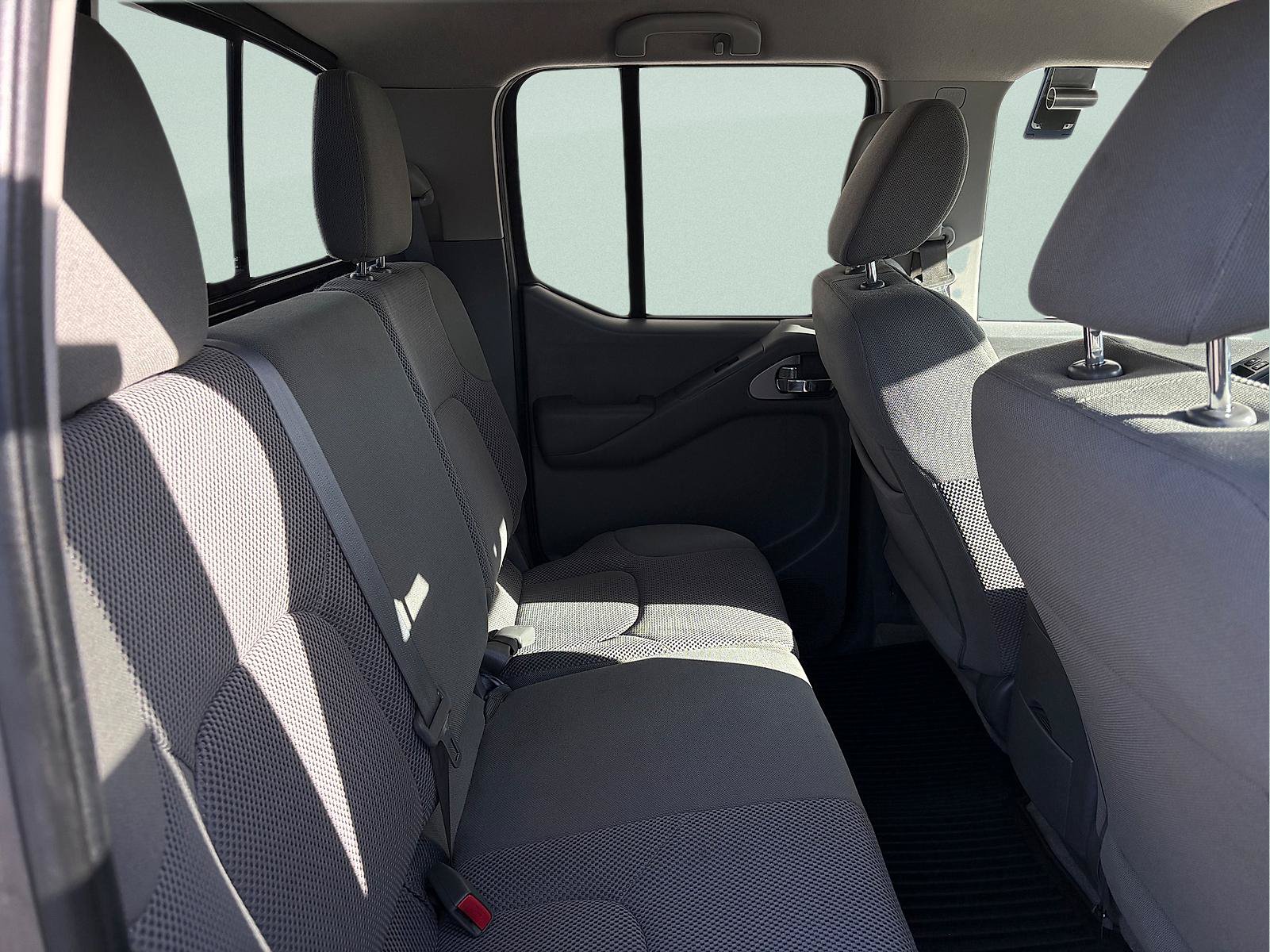 Used 2018 Nissan Frontier SV AWD/4WD image 24