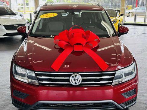 Used 2019 Volkswagen Tiguan SE w/ Panoramic Sunroof Package FWD image 16