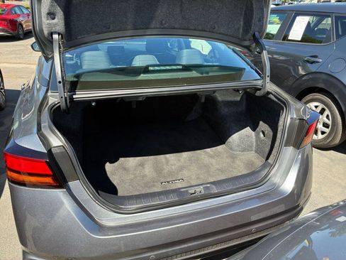 Used 2025 Nissan Altima 2.5 SV image 30