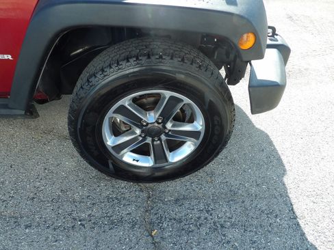 Used 2012 Jeep Wrangler Sport w/ Connectivity Group AWD/4WD image 5
