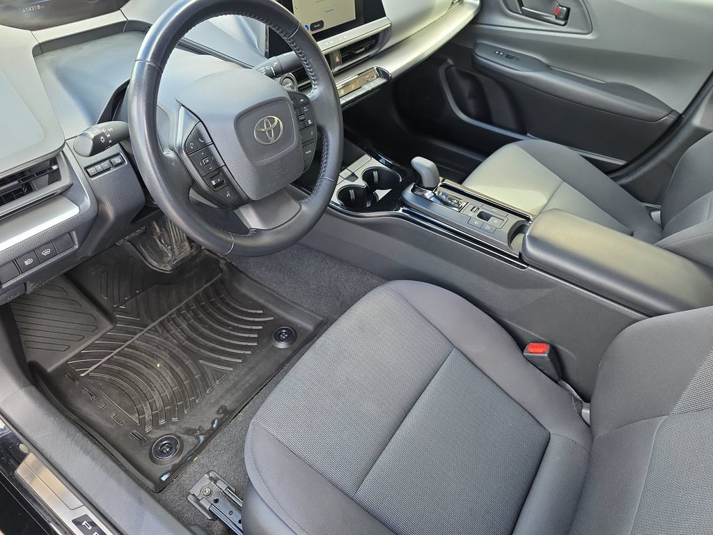 Used 2024 Toyota Prius LE AWD/4WD image 18