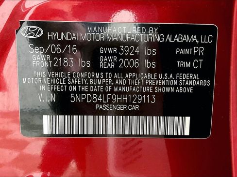 Used 2017 Hyundai Elantra Limited image 29