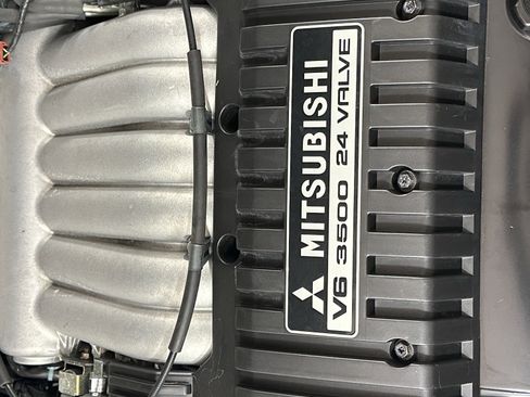 Used 2004 Mitsubishi Diamante LS image 3