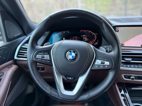 Used 2020 BMW X5 xDrive50i w/ Executive Package image 11