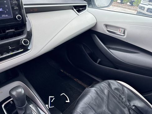 Used 2020 Toyota Corolla LE image 14