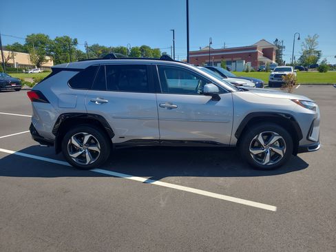 Certified 2025 Toyota RAV4 SE AWD/4WD image 4