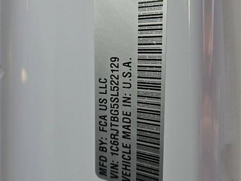 New 2025 Jeep Gladiator Rubicon w/ Convenience Group image 10