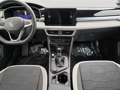 New 2026 Volkswagen Taos SE AWD/4WD image 8