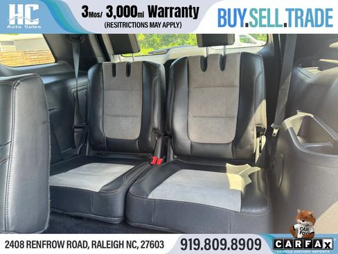 Used 2017 Ford Explorer XLT w/ Equipment Group 202A AWD/4WD image 18