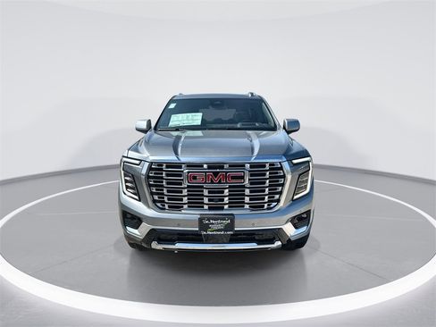 New 2026 GMC Yukon Denali w/ Sun & Power Step Package image 3