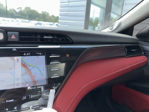 Used 2019 Toyota Camry XSE w/ Navigation Package FWD image 15