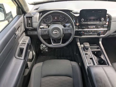 Used 2024 Nissan Pathfinder SV FWD image 15