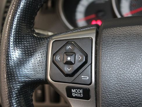 Used 2014 Toyota Tacoma Base image 31