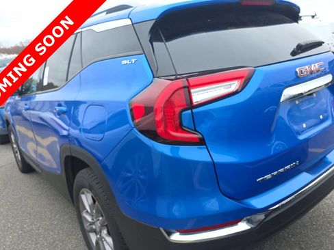 Used 2024 GMC Terrain SLT AWD/4WD image 5