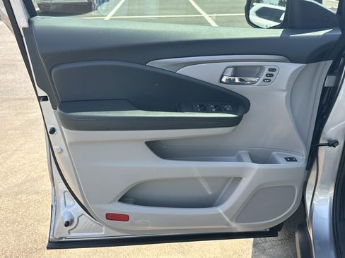 Used 2021 Honda Pilot Special Edition image 10