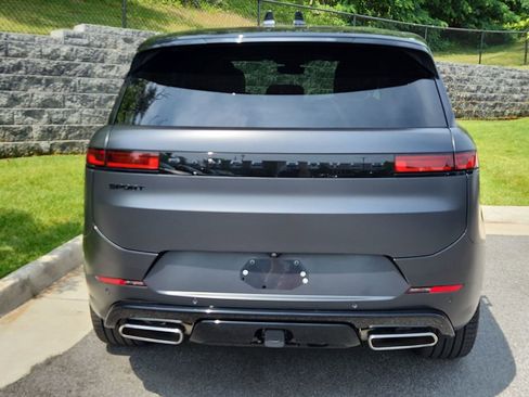 Used 2024 Land Rover Range Rover Sport Dynamic SE AWD/4WD image 7