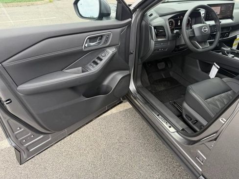 New 2026 Nissan Rogue Platinum AWD/4WD image 8