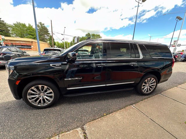Used 2024 GMC Yukon XL Denali w/ Max Trailering Package AWD/4WD image 4