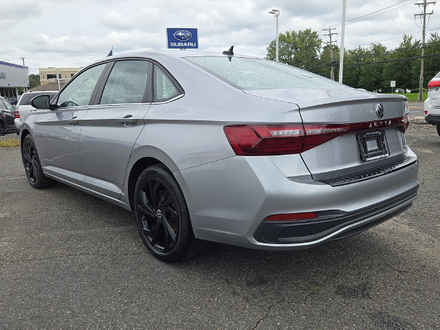Certified 2026 Volkswagen Jetta SE w/ Black Wheel Package FWD image 4