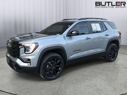 Used 2025 GMC Terrain Elevation w/ Elevation Premium Package AWD/4WD image 2