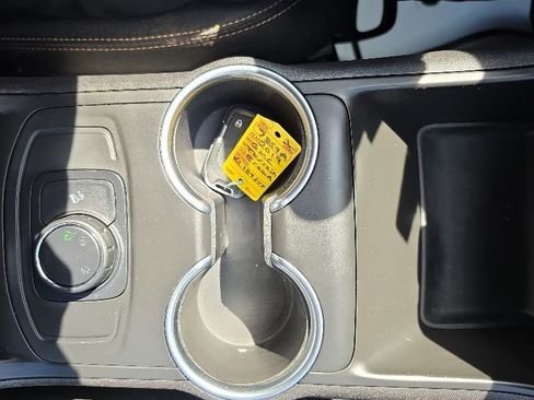Used 2019 GMC Terrain SLE AWD/4WD image 17