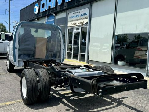 Used 2024 Ford E-350 and Econoline 350 Super Duty w/ Driver's Safety Package RWD image 24
