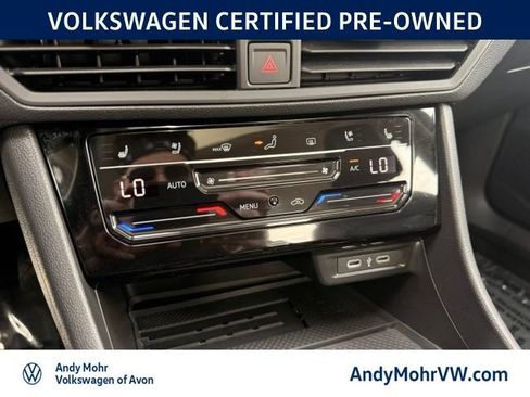 Used 2025 Volkswagen Jetta SEL FWD image 28