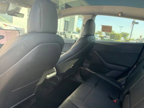 Used 2022 Tesla Model Y Long Range AWD/4WD image 7