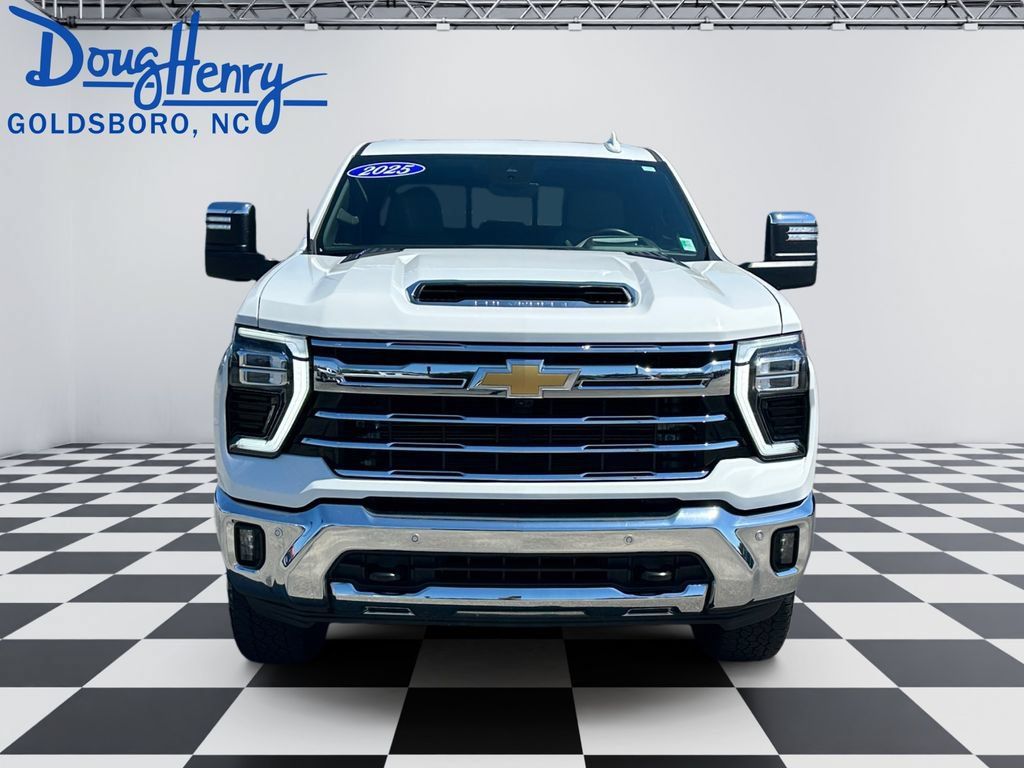 Used 2025 Chevrolet Silverado 2500 LTZ w/ LTZ Premium Package AWD/4WD image 8