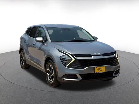 Used 2025 Kia Sportage LX FWD image 3