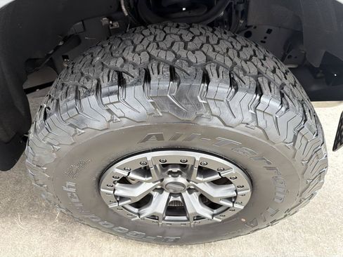 Used 2022 Ford F150 Raptor w/ Raptor 37 Performance Package AWD/4WD image 22