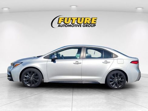 Used 2024 Toyota Corolla SE FWD image 6