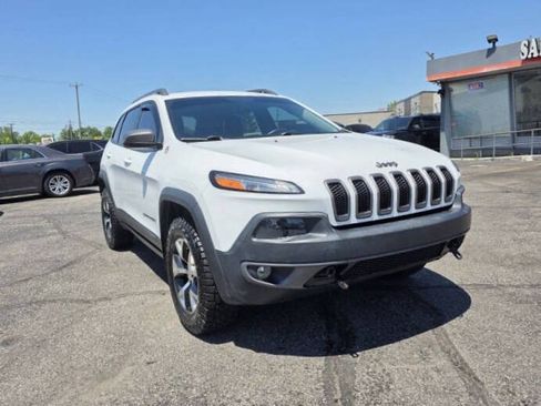 Used 2015 Jeep Cherokee Trailhawk w/ Comfort/Convenience Group AWD/4WD image 5