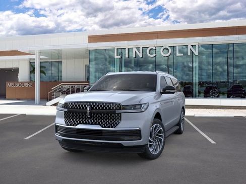 New 2026 Lincoln Navigator L Premier AWD/4WD image 2