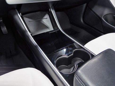 Used 2020 Tesla Model 3 Long Range image 17