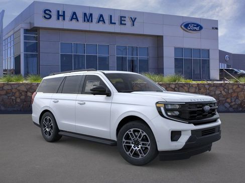 New 2025 Ford Expedition Active image 7