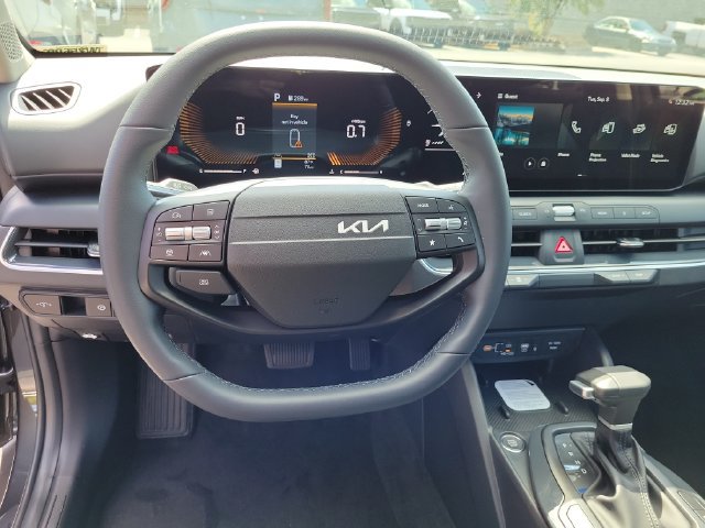 New 2026 Kia K4 EX FWD image 16