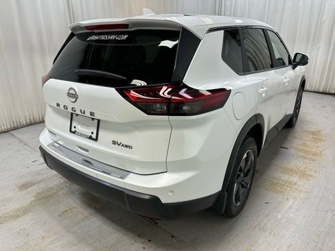 Certified 2024 Nissan Rogue SV image 10