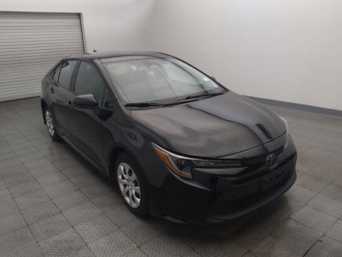 Used 2025 Toyota Corolla LE FWD image 13