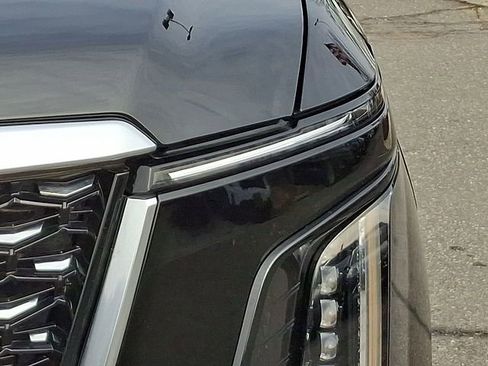 Certified 2025 Cadillac Escalade Premium Luxury image 7