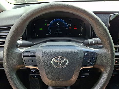 Certified 2025 Toyota Camry LE FWD image 18