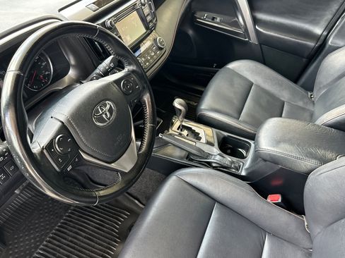 Used 2018 Toyota RAV4 SE w/ Power Extra Value Package AWD/4WD image 10