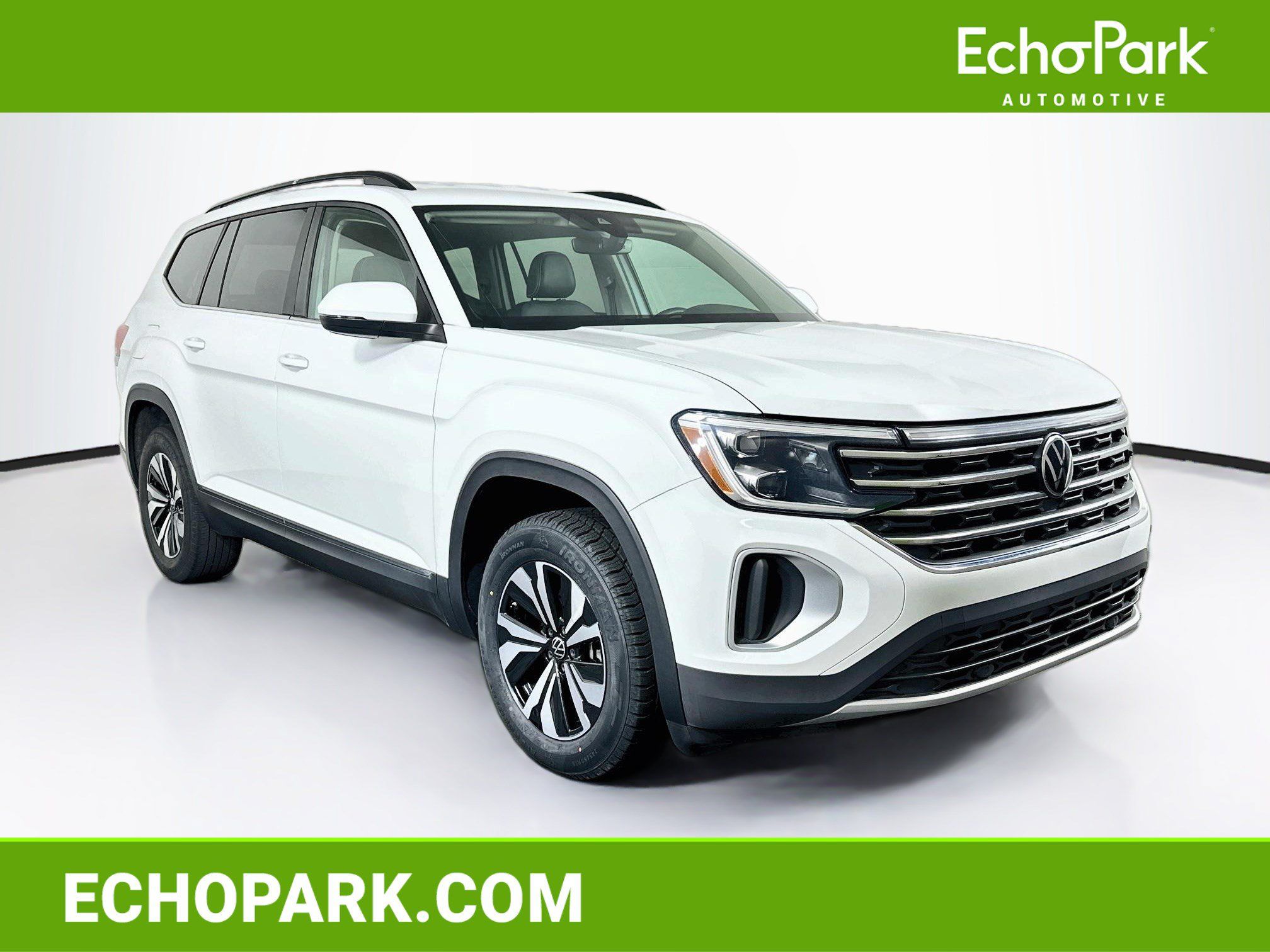 Used 2024 Volkswagen Atlas SE FWD image 1