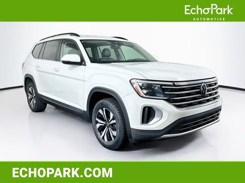 Used 2024 Volkswagen Atlas SE FWD image 1