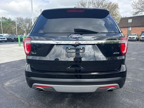 Used 2017 Ford Explorer XLT w/ Equipment Group 202A AWD/4WD image 8